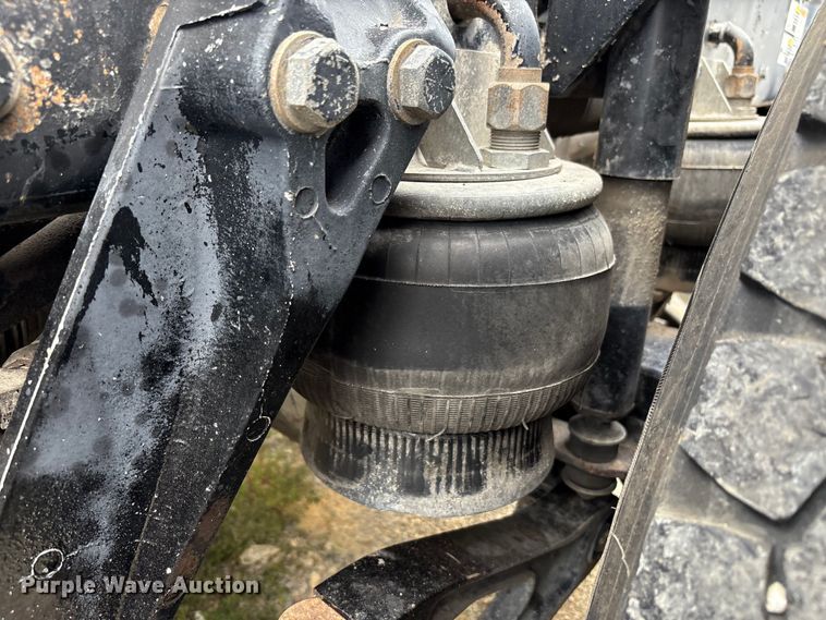 image for item EC4375 2001 Kenworth W900 semi truck