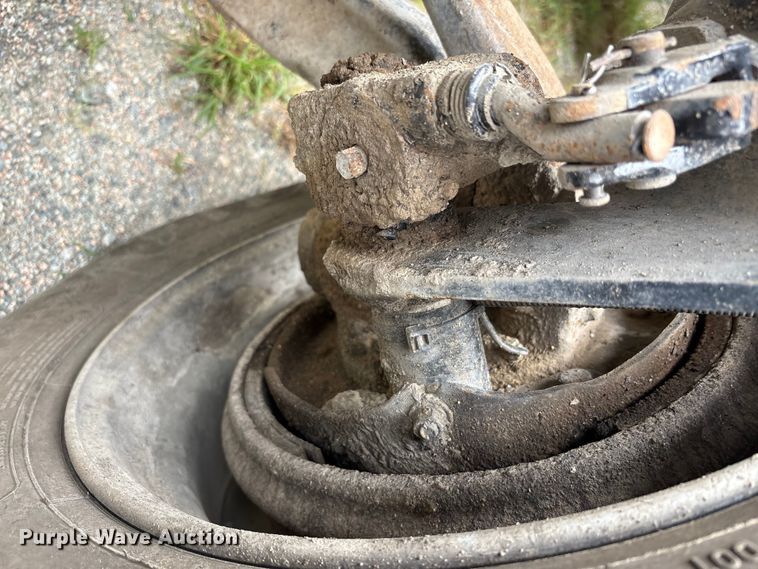 image for item EC4375 2001 Kenworth W900 semi truck