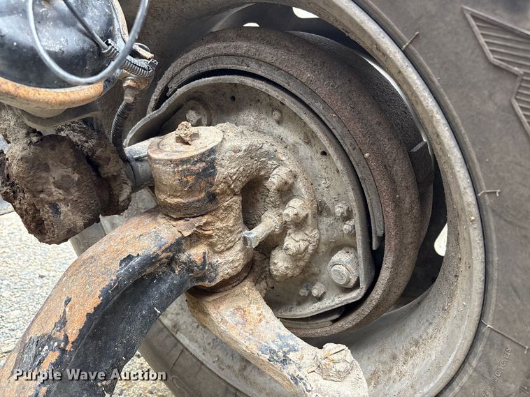 image for item EC4375 2001 Kenworth W900 semi truck