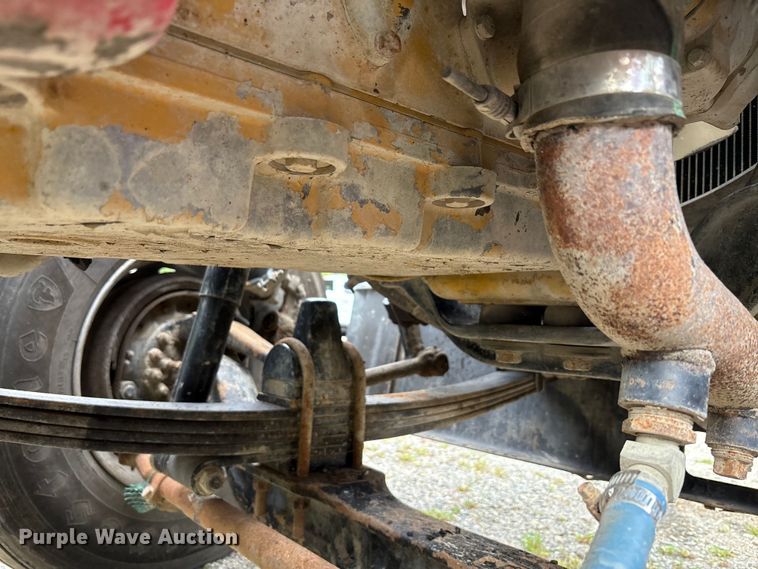 image for item EC4375 2001 Kenworth W900 semi truck