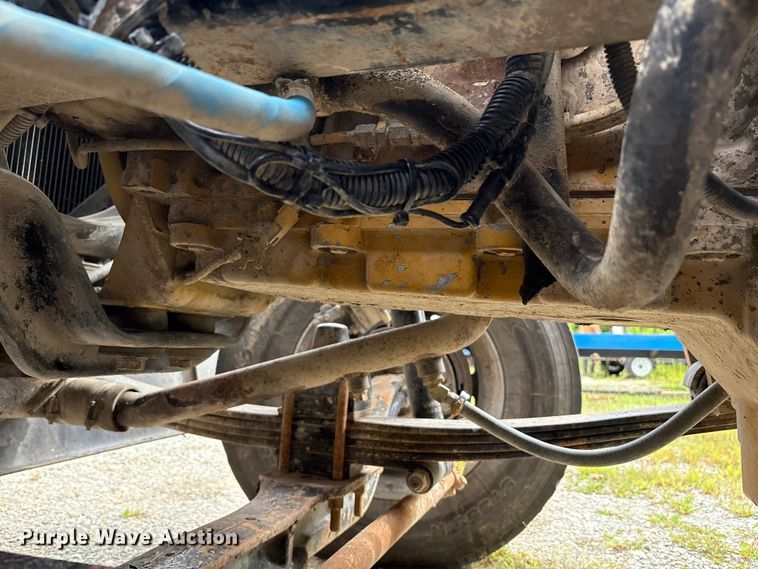 image for item EC4375 2001 Kenworth W900 semi truck