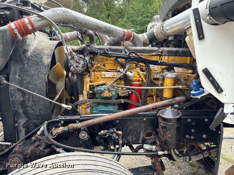 image for item EC4375 2001 Kenworth W900 semi truck