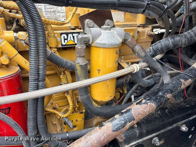 image for item EC4375 2001 Kenworth W900 semi truck