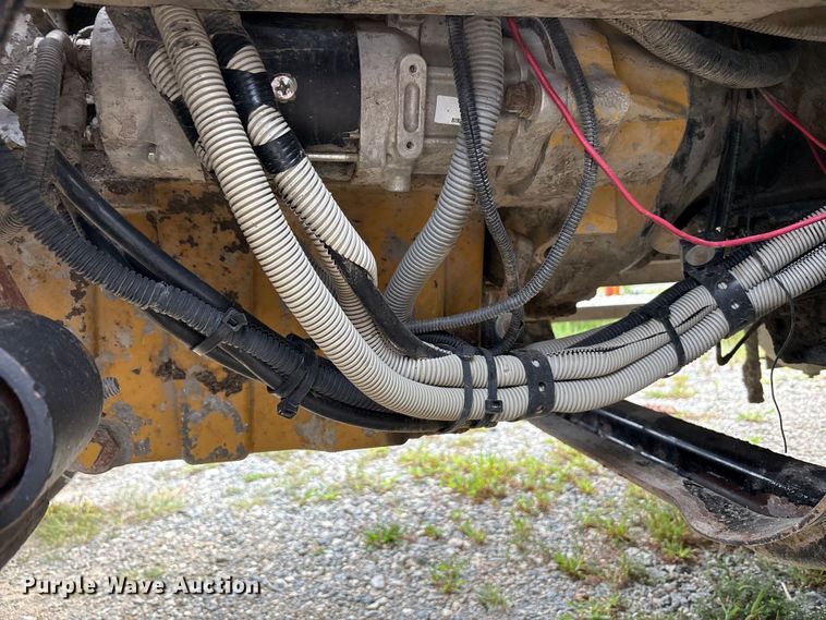 image for item EC4375 2001 Kenworth W900 semi truck