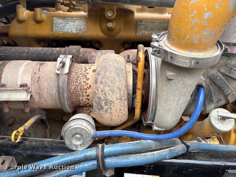 image for item EC4375 2001 Kenworth W900 semi truck