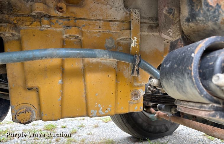 image for item EC4375 2001 Kenworth W900 semi truck