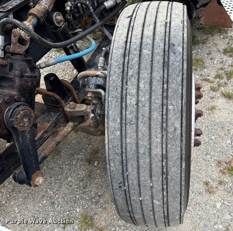 image for item EC4375 2001 Kenworth W900 semi truck