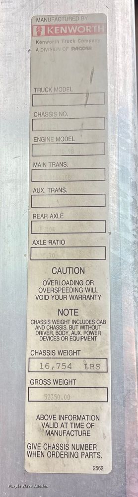 image for item EC4375 2001 Kenworth W900 semi truck