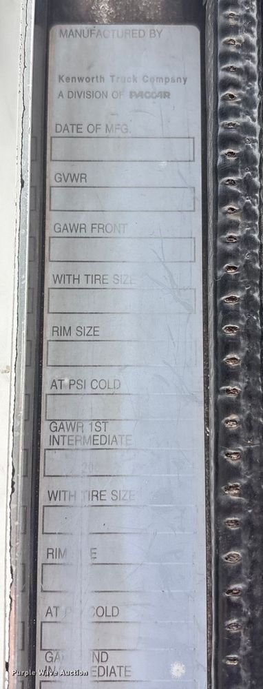 image for item EC4375 2001 Kenworth W900 semi truck