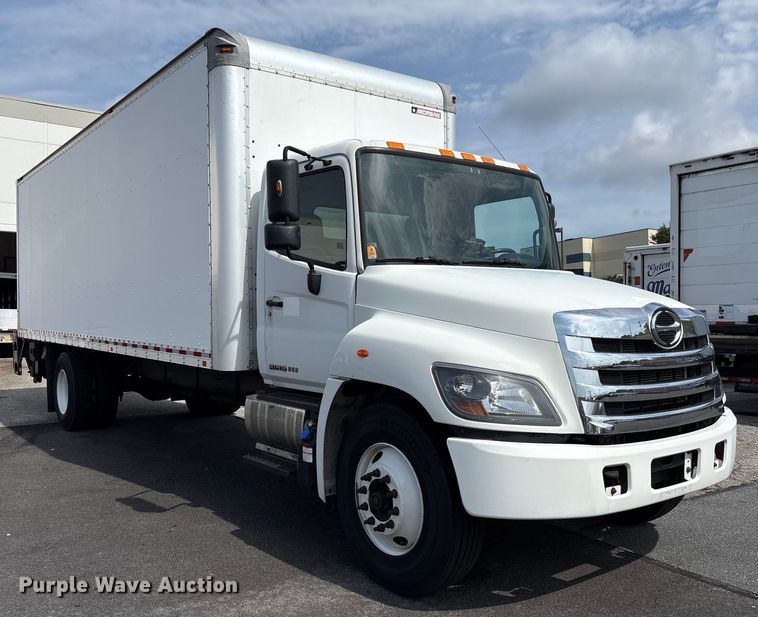 image for item EC4389 2017 Hino 268 box truck