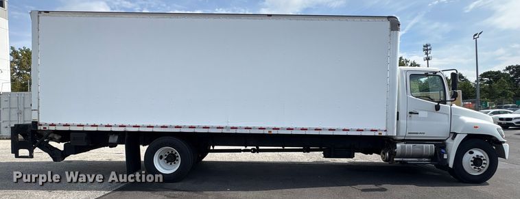 image for item EC4389 2017 Hino 268 box truck