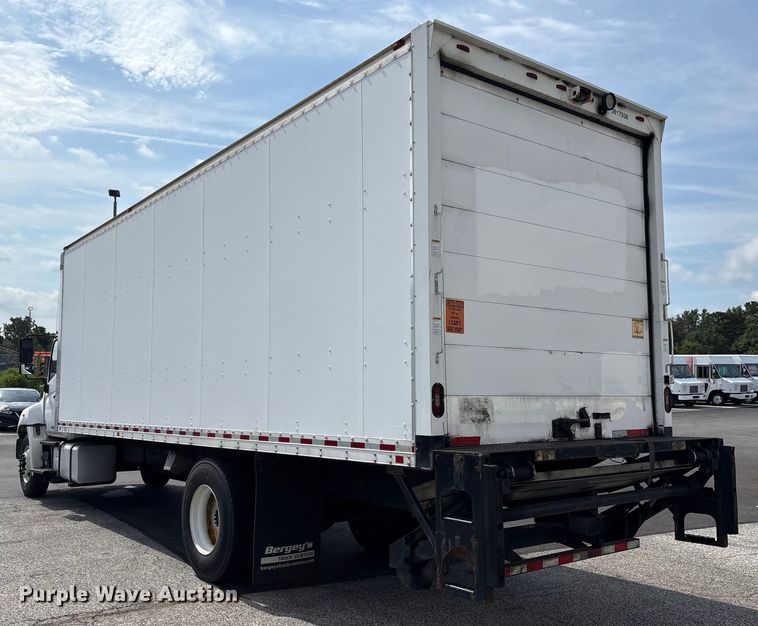 image for item EC4389 2017 Hino 268 box truck