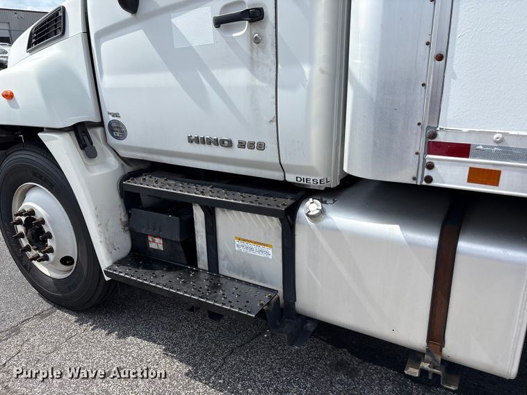 image for item EC4389 2017 Hino 268 box truck