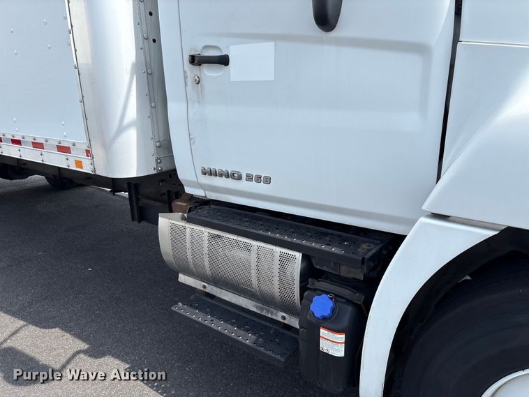 image for item EC4389 2017 Hino 268 box truck