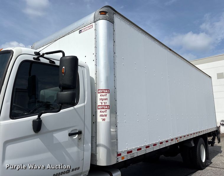 image for item EC4389 2017 Hino 268 box truck