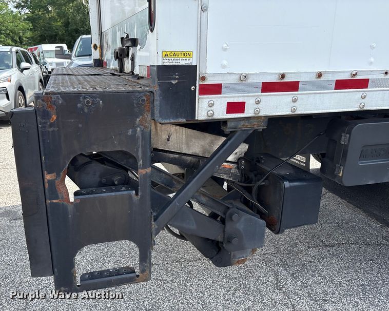 image for item EC4389 2017 Hino 268 box truck