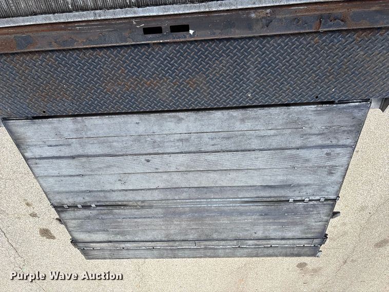 image for item EC4389 2017 Hino 268 box truck