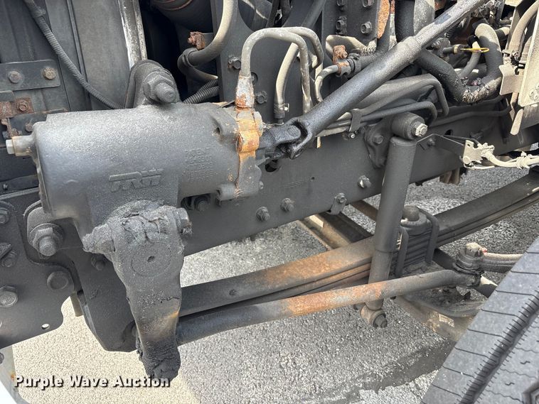 image for item EC4389 2017 Hino 268 box truck