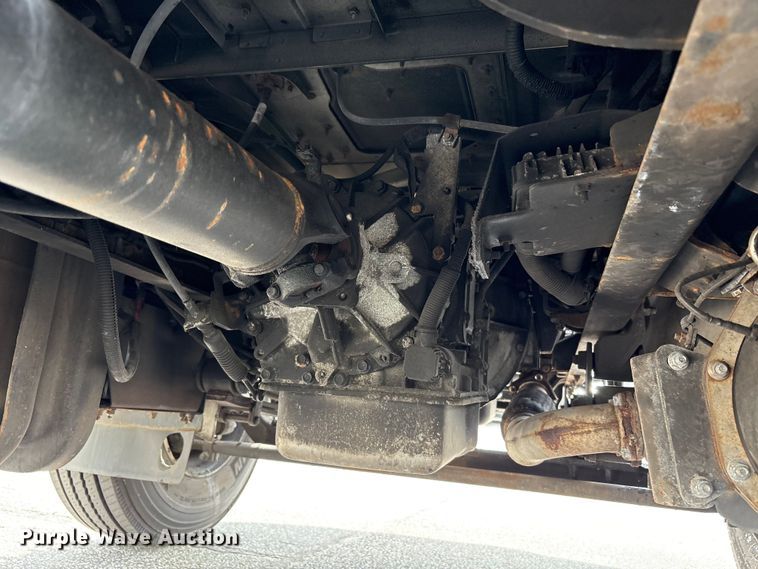 image for item EC4389 2017 Hino 268 box truck