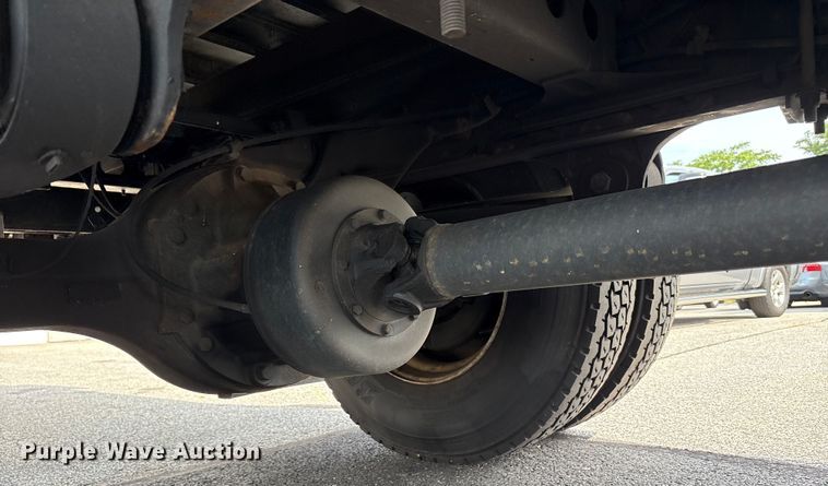 image for item EC4389 2017 Hino 268 box truck