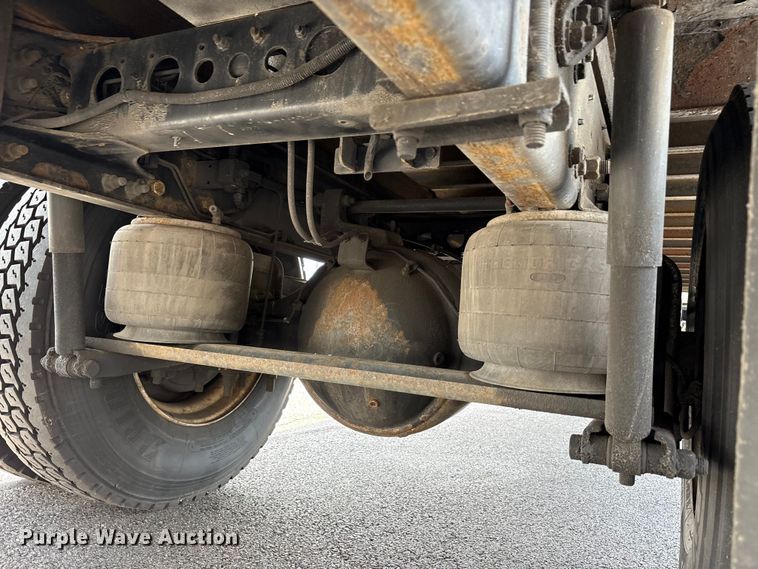 image for item EC4389 2017 Hino 268 box truck