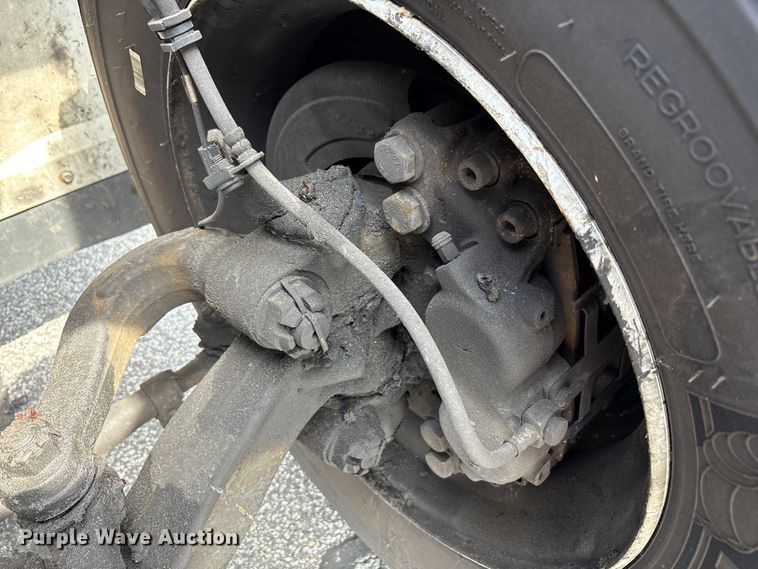 image for item EC4389 2017 Hino 268 box truck