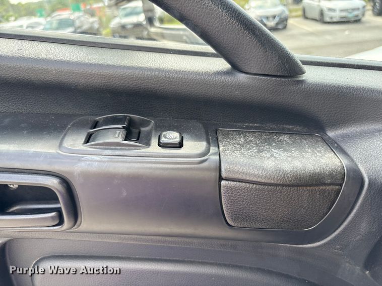 image for item EC4389 2017 Hino 268 box truck