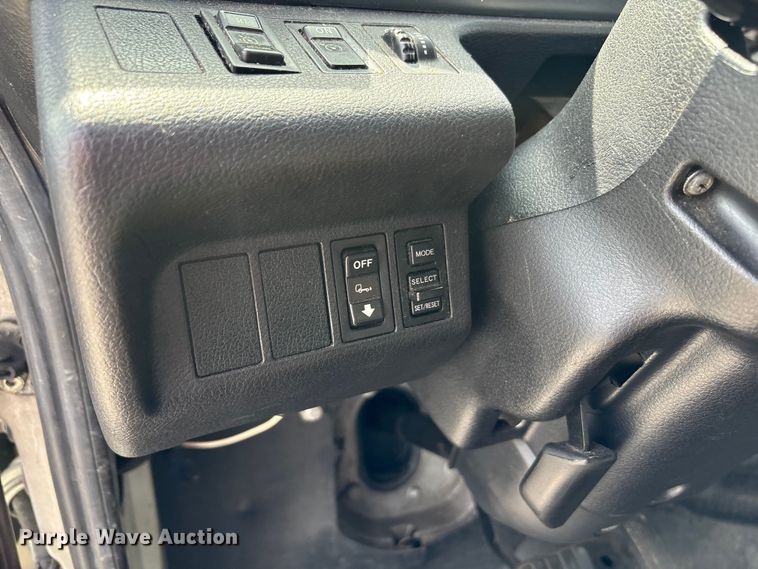 image for item EC4389 2017 Hino 268 box truck