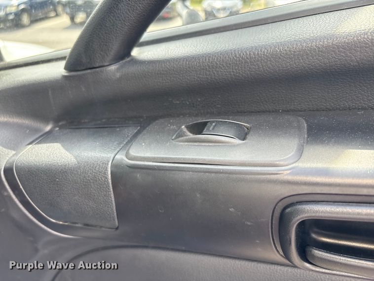 image for item EC4389 2017 Hino 268 box truck