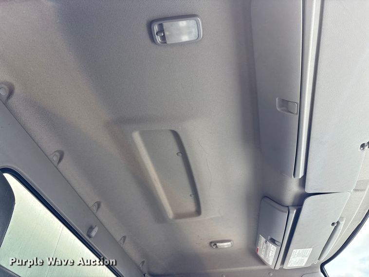 image for item EC4389 2017 Hino 268 box truck