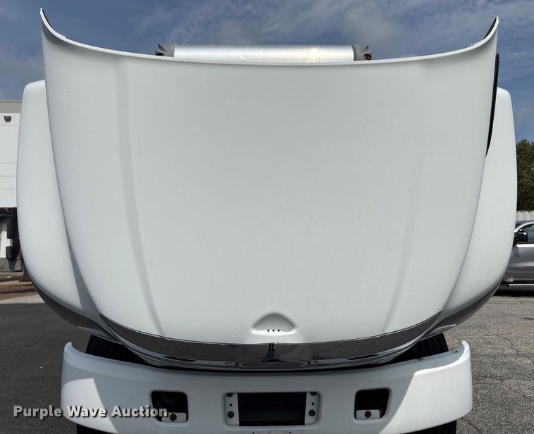 image for item EC4389 2017 Hino 268 box truck