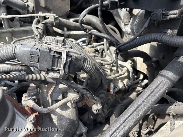 image for item EC4389 2017 Hino 268 box truck