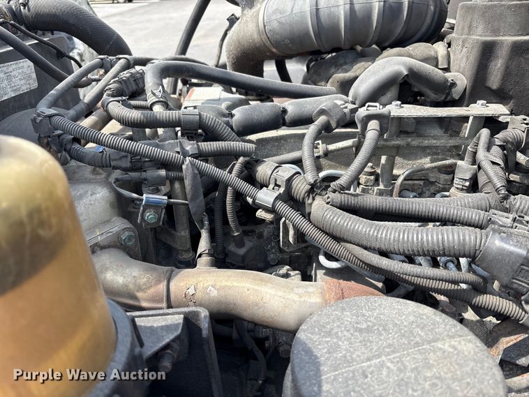 image for item EC4389 2017 Hino 268 box truck