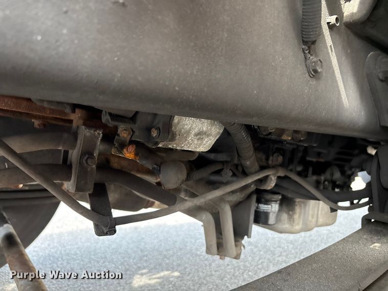 image for item EC4389 2017 Hino 268 box truck