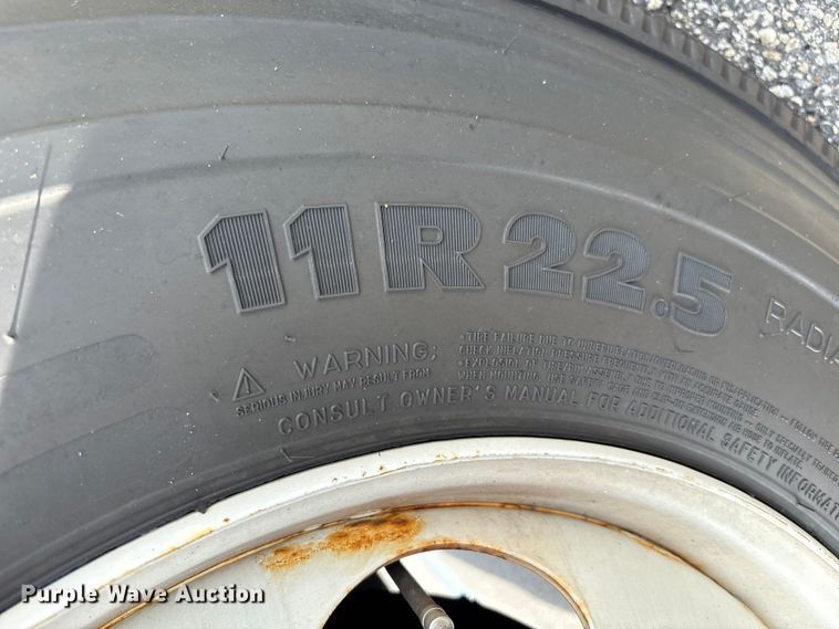 image for item EC4389 2017 Hino 268 box truck