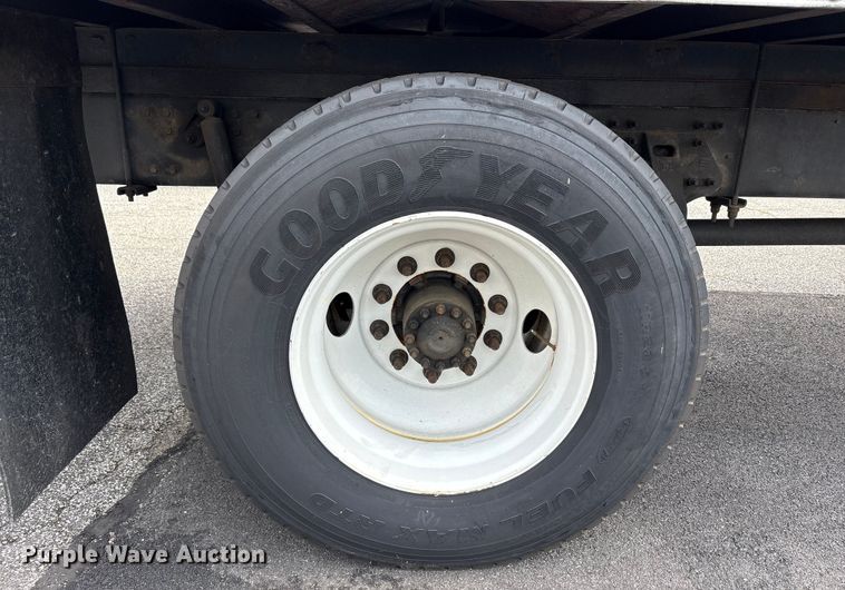 image for item EC4389 2017 Hino 268 box truck