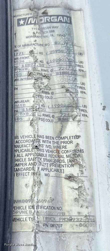 image for item EC4389 2017 Hino 268 box truck