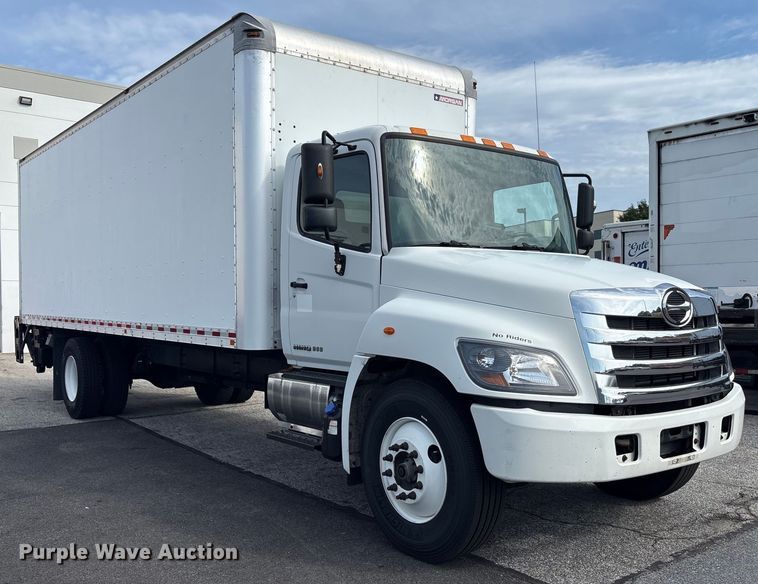 image for item EC4390 2017 Hino 268 box truck