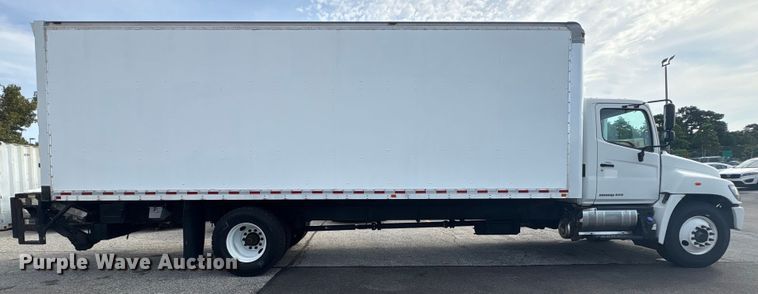image for item EC4390 2017 Hino 268 box truck