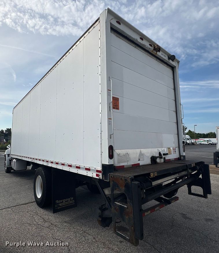 image for item EC4390 2017 Hino 268 box truck