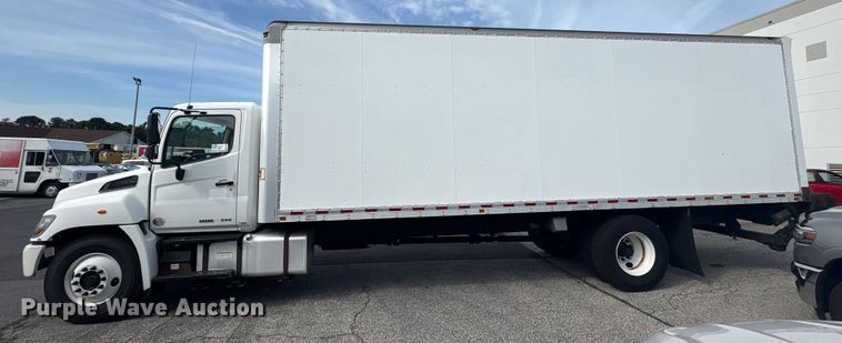 image for item EC4390 2017 Hino 268 box truck