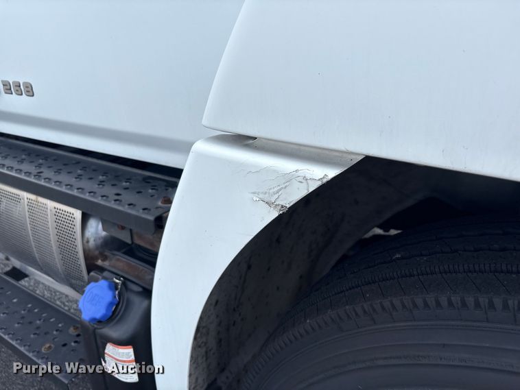 image for item EC4390 2017 Hino 268 box truck