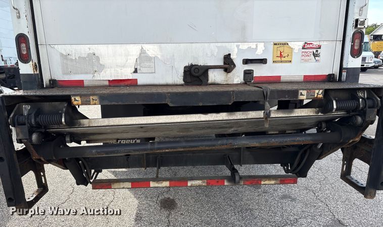 image for item EC4390 2017 Hino 268 box truck