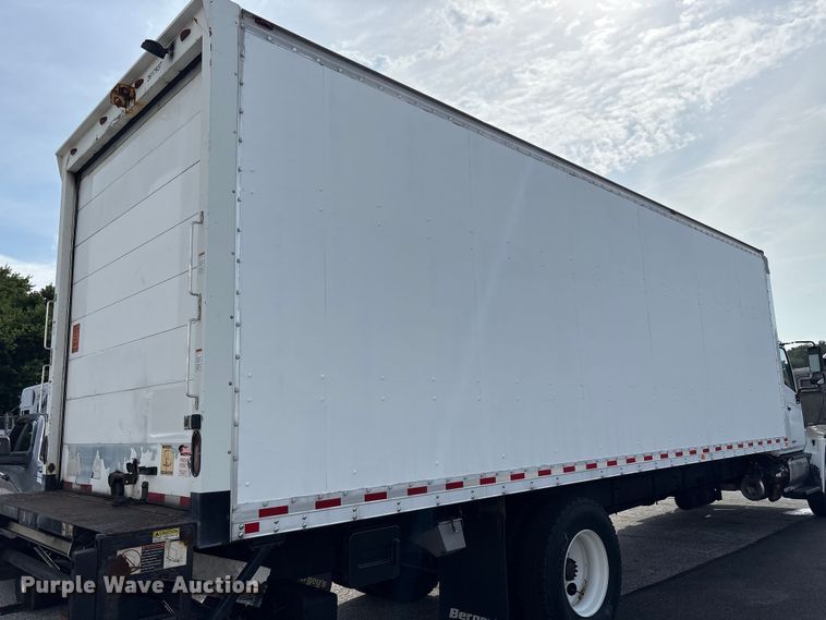 image for item EC4390 2017 Hino 268 box truck