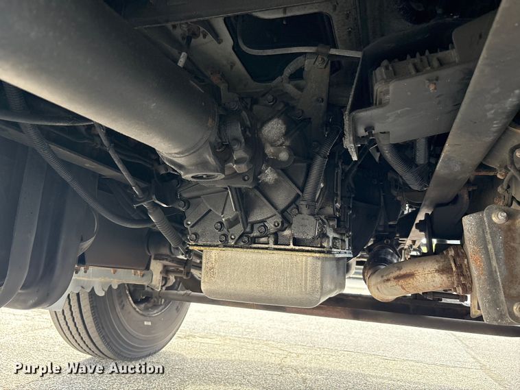 image for item EC4390 2017 Hino 268 box truck