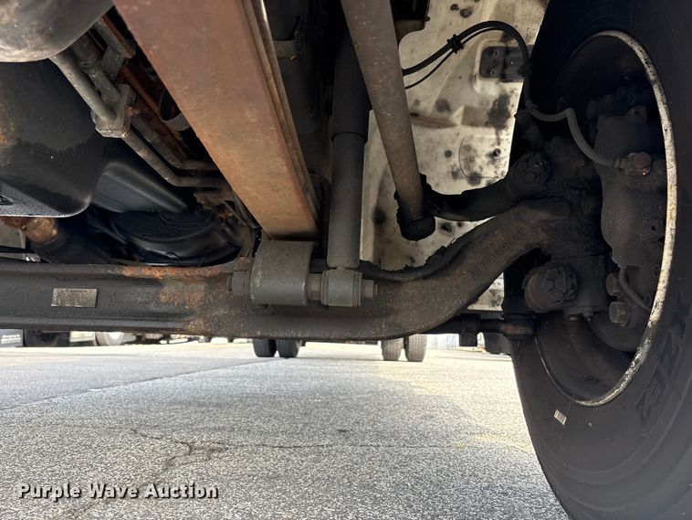 image for item EC4390 2017 Hino 268 box truck