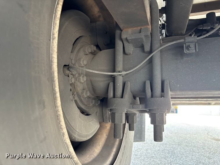 image for item EC4390 2017 Hino 268 box truck