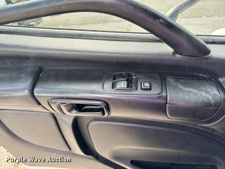 image for item EC4390 2017 Hino 268 box truck