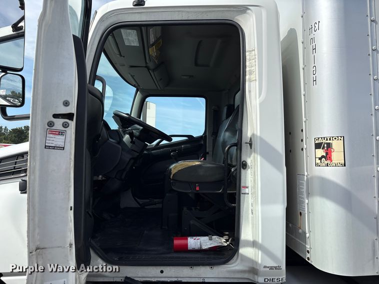 image for item EC4390 2017 Hino 268 box truck