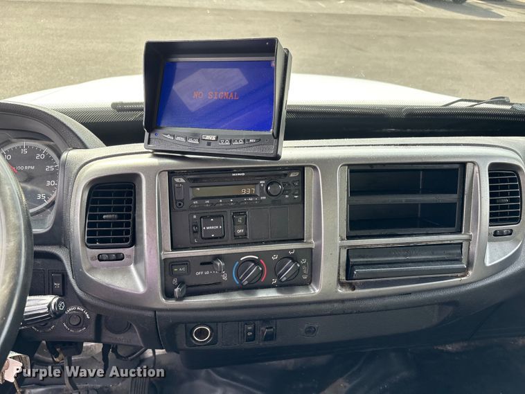 image for item EC4390 2017 Hino 268 box truck